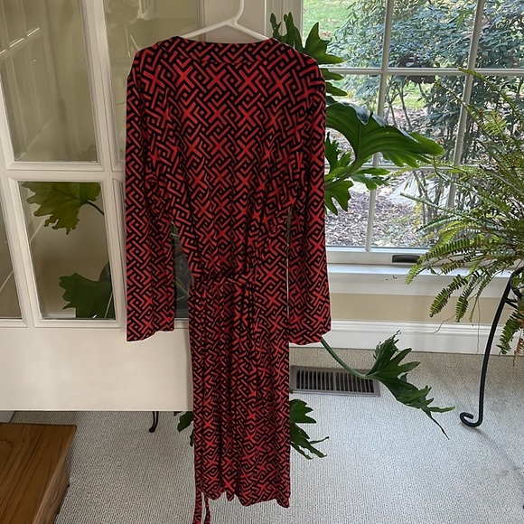 🌿C Wonder women’s wrap dress - orange and navy geometric size XS🌿 - Picture 4 of 5